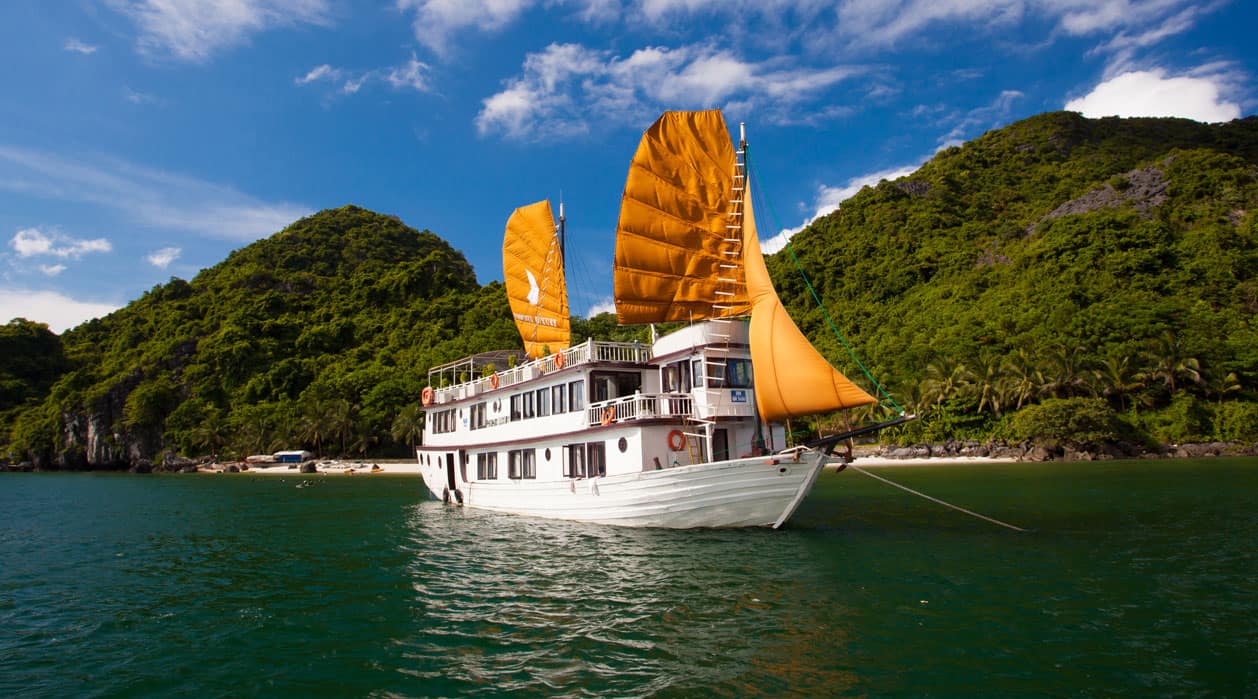 THE BEST ROUTE TO VISIT HALONG BAY